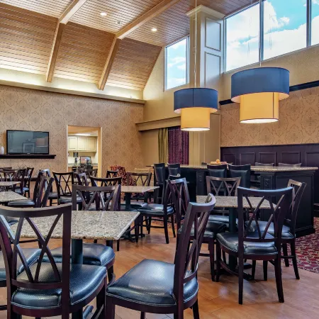 Hampton Inn & Suites Williamsburg-Richmond Road