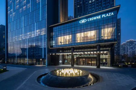 Crowne Plaza Zhengzhou High Tech Zone Отели рядом с достопримечательностью «Zhengzhou University of Light Industry (Shuiniuzhang)»