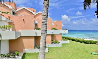 Villas Cancun by Casago