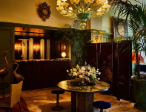 เดอะ ไซเรน โฮเต็ล, แอน แอช โฮเต็ล โรงแรมในดีทรอยต์