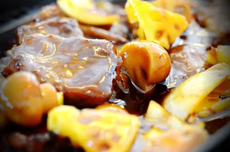 Regina Hotel Pemalang Отели в г. Пемаланг