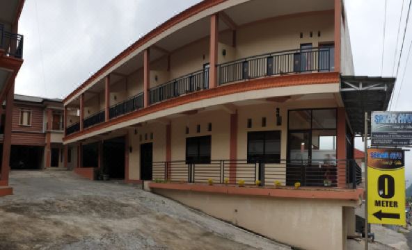 Hollymoon Sekar Ayu Hotel - Housity