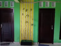 Quattrick Dee Homestay Mitra RedDoorz Hotels in Manokwari