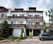 Folks Village Plowce House Hotel di 