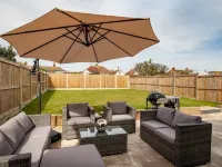 Beach Retreat with Parking Near the Sea Hotels in Whitstable