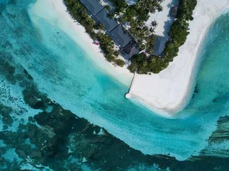 Pearl Sands of Maldives Отели рядом с достопримечательностью «Hudhuranfushi»