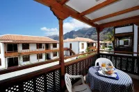 Apartamentos El Puerto 3000