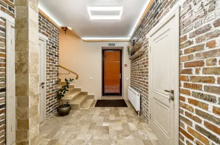 Family Aparthotel Отели рядом с достопримечательностью «Церковь Успенья Богородицы с Пароменья»