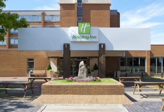 Holiday Inn London - Gatwick Airport의 레스토랑 Open Lobby