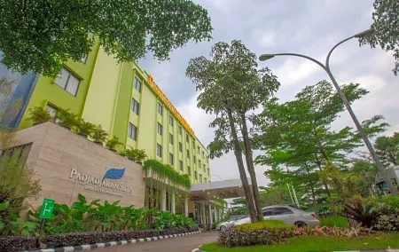 Padjadjaran Suites Resort and Convention Hotel