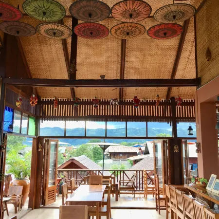 Inle Cottage Boutique Hotel Отели рядом с достопримечательностью «Монастырь Шве-Ян-Пяй»
