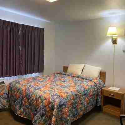 Regency Inn Comanche Rooms