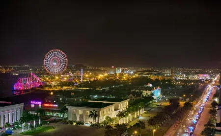 Lavender Riverside Hotel Отели рядом с достопримечательностью «Cao Dai Temple»
