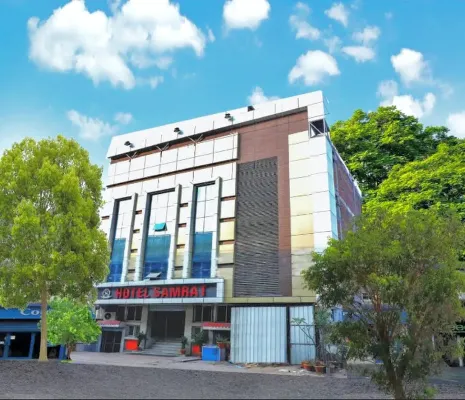 Hotel Samrat Hotels in Jhansi