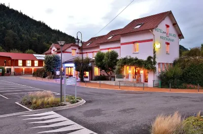 Logis Hôtel & Restaurant des Lacs 삐에흐-벡쎄 호텔
