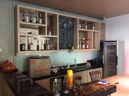 RedDoorz Plus @ Hotel Alden Makassar Отели рядом с достопримечательностью «Kodingareng Keke Island»