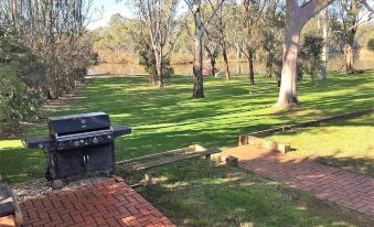 Water's Edge Bundalong