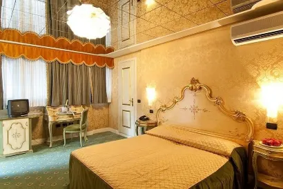 Hotel Belle Epoque
