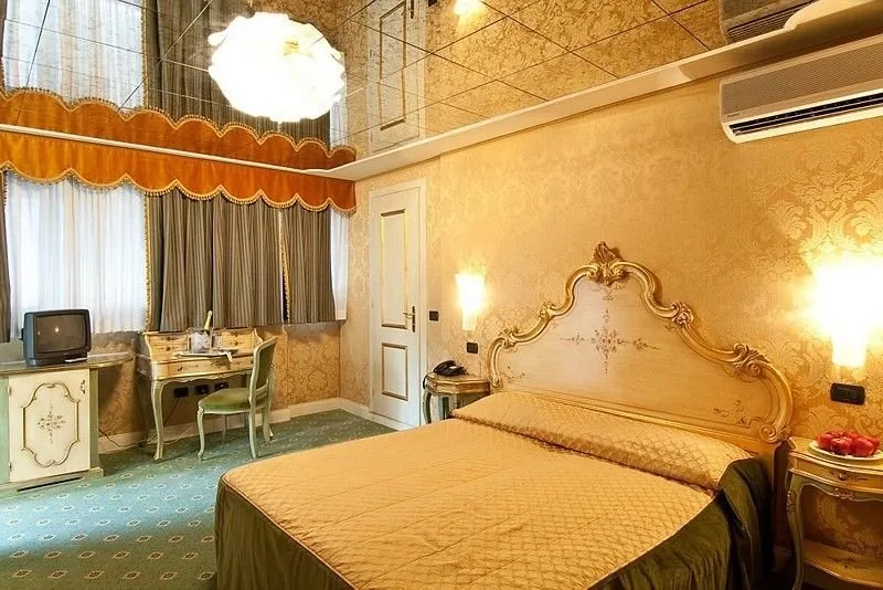 Hotel Belle Epoque