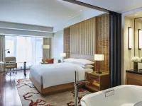 Zhuhai Marriott Hotel (Lovers Road, Xiangluwan Road) Hotels in Zhuhai