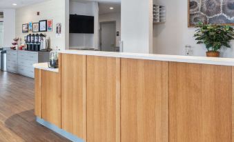 Cherry Tree Inn & Suites