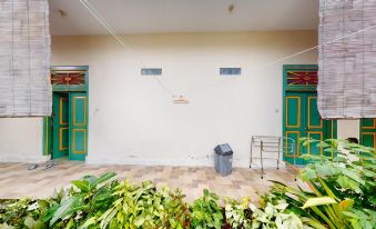 Ngadiwinatan Alleyway Guest House Jogja