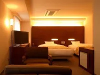 Work Hotel Takatsuki Hotels in Хіраката