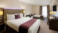 Premier Inn Livingston (Bathgate) Hotels near Bathgate High Parish Church