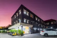OYO 3306 Ganandra Hotels near Undiknas Graduate School