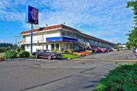 Motel 6 Everett, WA - South