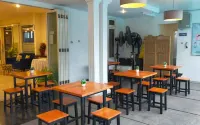 Sisingamangaraja Guest House Semarang - breakfast