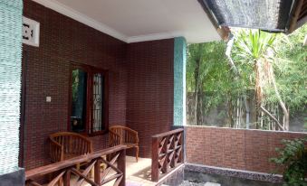 Krisna Bungalows and Restaurant