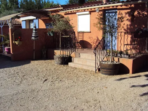 La Douloire Hotels in Pernes-les-Fontaines