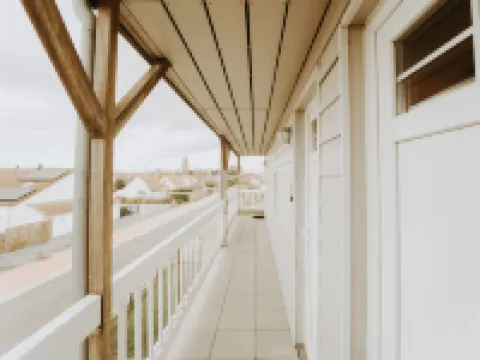 The Horseshoe with Parking