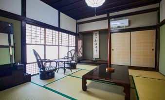 Chikugo Yoshii Machiya Inn Ikunami << 100-Year-Old>>