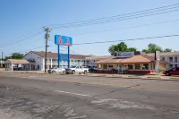 Motel 6 Bryan, TX - University Area