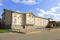 Super 8 by Wyndham Slave Lake AB Hotel in zona Slave Lake