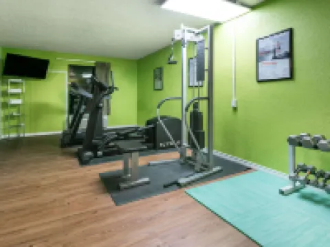 斯託克頓堡温德姆速8酒店 斯托克頓堡酒店