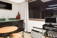Super 8 by Wyndham Greensboro - 2-Star