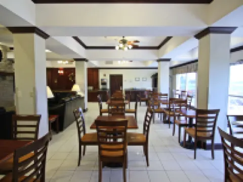 Crown Pointe Lodge, BW Signature Collection Hotels in St. Francois Township