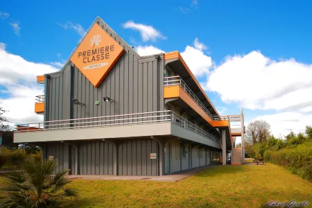 Premiere Classe Ales - Anduze Отели в г. Русон