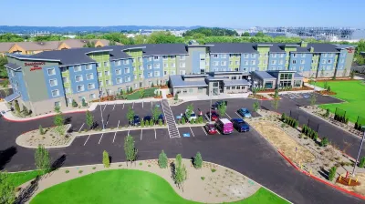 Residence Inn Portland Hillsboro/Brookwood Hotel berhampiran Healthy Harvest Indoor Garden