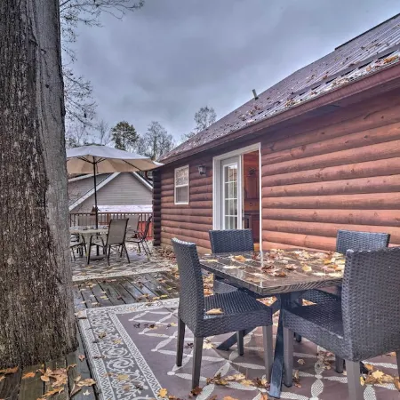 Kentucky Group Getaway w/ Dock + Lake Access