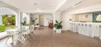 Globales Cala'n Blanes - مسبح