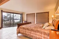 Cozy Lake-View Hideaway! Pet-Friendly Truckee Home - Pet friendly