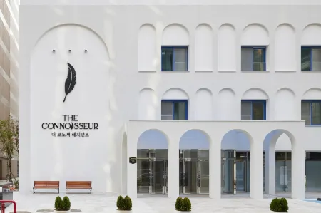 The Connoisseur Residence Hotel