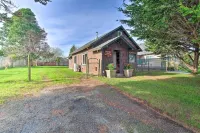 Unique Dog-Friendly Log Cabin Short Walk to Ocean - Pet friendly