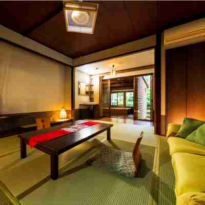 花とおもてなしの宿 松園 Rooms