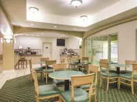 La Quinta Inn & Suites by Wyndham Atlanta Stockbridge - Breakfast