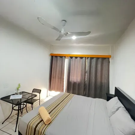 Private Room with King Size Bed Num023